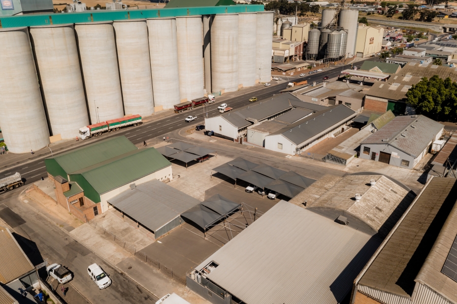 Commercial Property for Sale in Bergzicht Western Cape